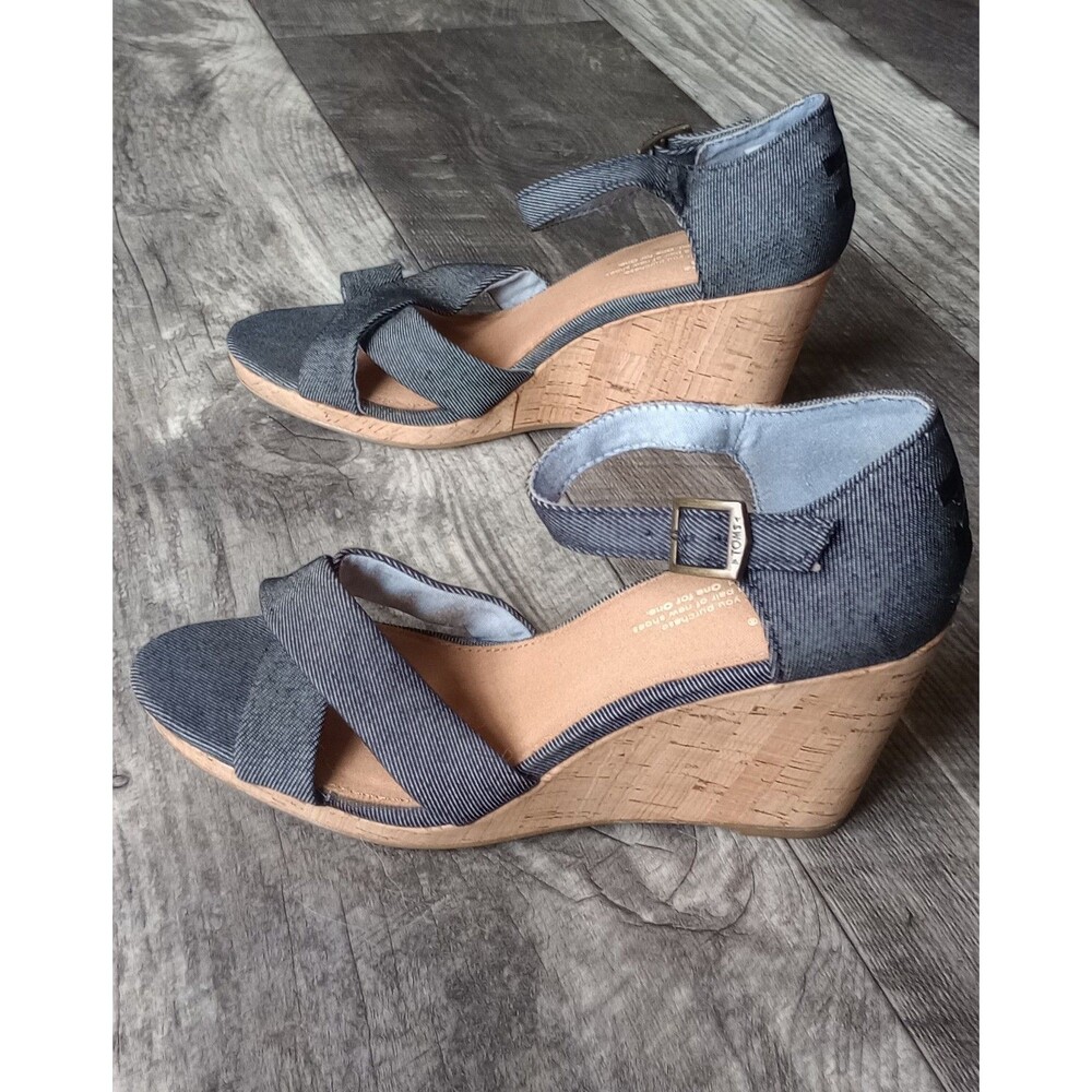 Toms Sienna Women's 8 Cork Wrapped Wedge Heel With Denim Criss Cross Design